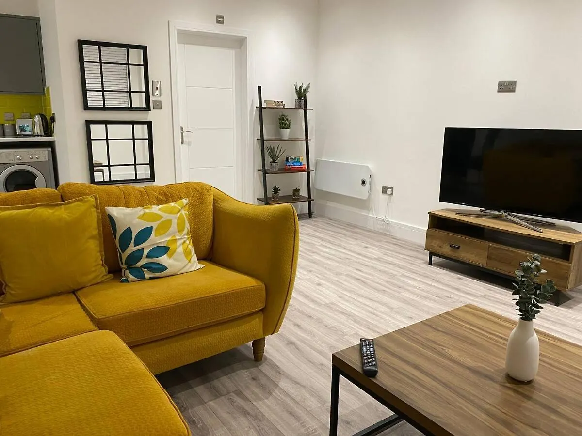 Bright & Cosy Retreat In Swansea Apartment 0*,